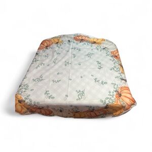 Autumn Harvest Fall Pumpkin Design White Round Tablecloth 60” Green leaves